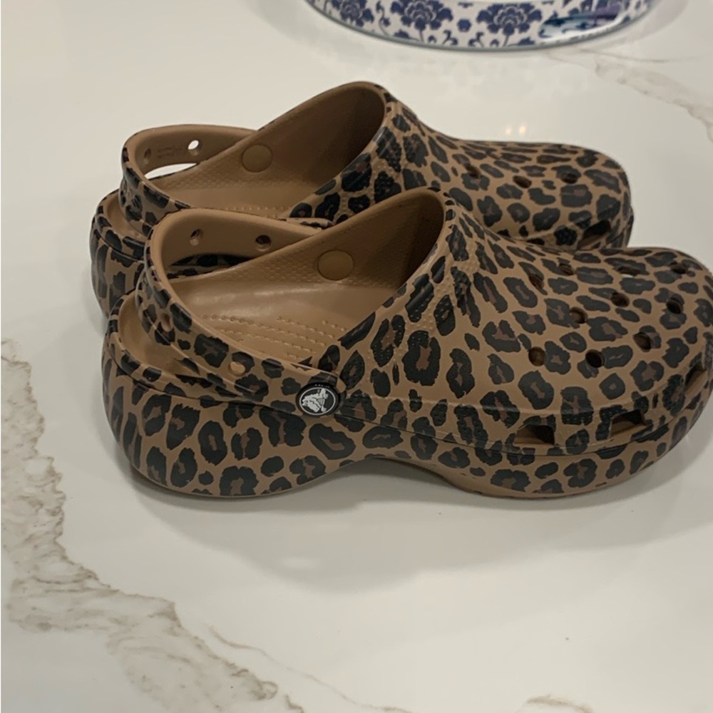 CROCS Leopard Print Brown & Black Classic Clog Mules - Picture 2 of 2